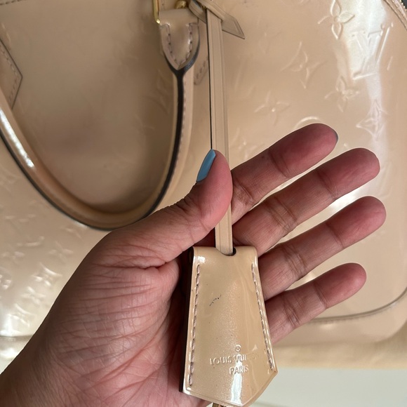 Authentic Louis Vuitton Alma Vernis Gm - Picture 12 of 16